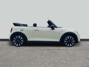 Used MINI Convertible 2021 for sale - 76981848: Photo