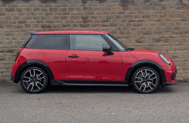 Used MINI Cooper 2024 for sale - 76981255: Photo 3