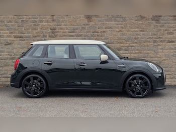 Used MINI Hatch 2022 for sale - 76981055: Photo