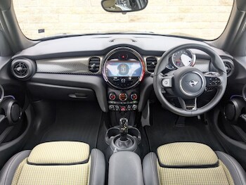 Used MINI Hatch 2022 for sale - 76981055: Photo