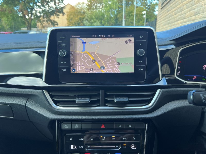 Used Volkswagen T-Roc 2023 for sale - 76981231: Photo 25