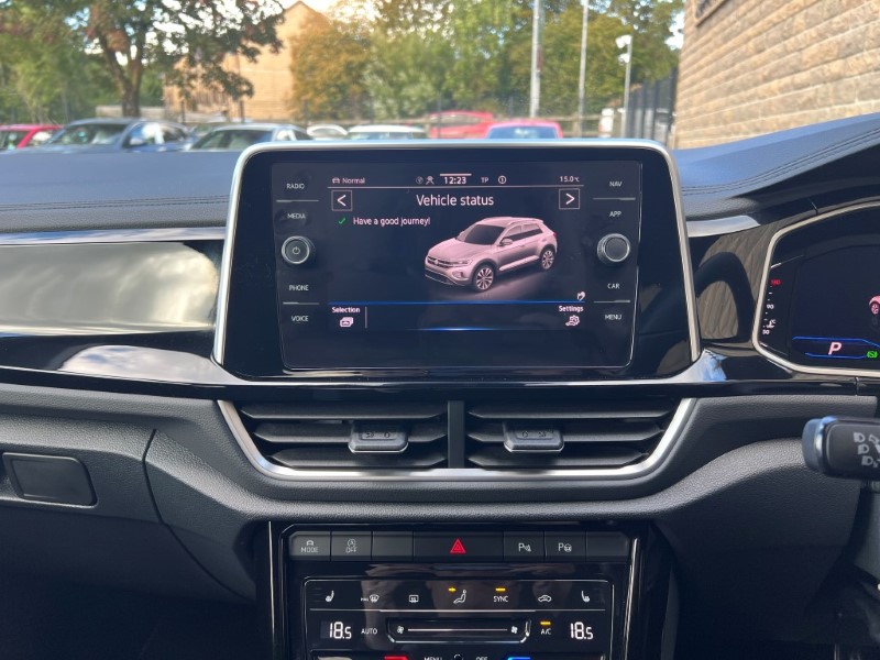 Used Volkswagen T-Roc 2023 for sale - 76981231: Photo 29