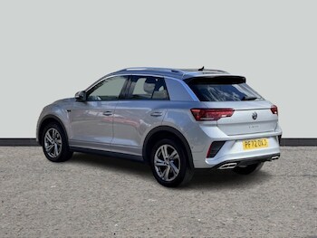 Used Volkswagen T-Roc 2023 for sale - 76981231: Photo