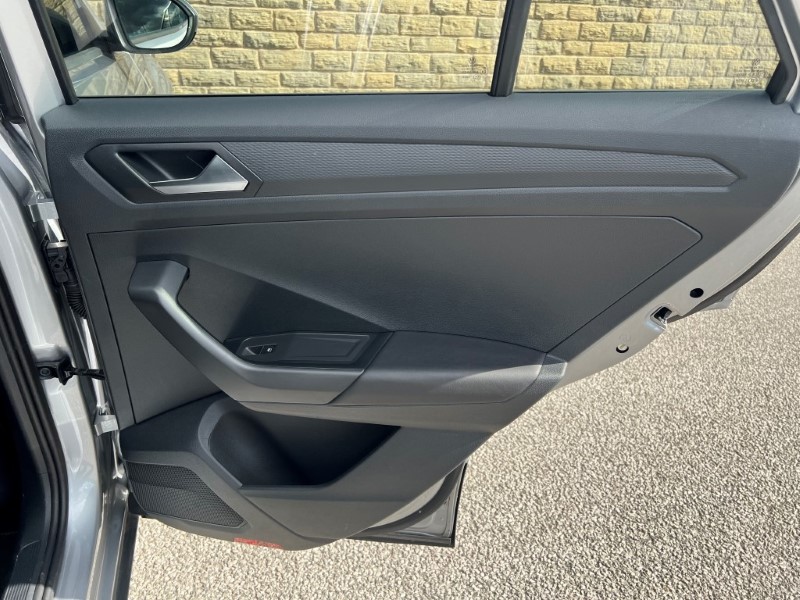 Used Volkswagen T-Roc 2023 for sale - 76981231: Photo 37