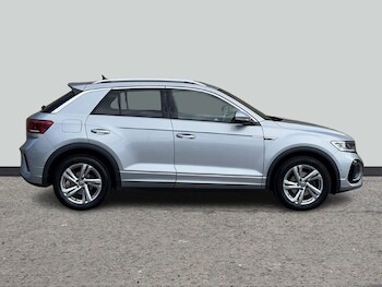 Used Volkswagen T-Roc 2023 for sale - 76981231: Photo