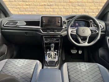 Used Volkswagen T-Roc 2023 for sale - 76981231: Photo