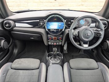 Used MINI Hatch 2023 for sale - 76981065: Photo