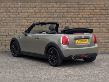 Used MINI Convertible 2019 for sale - 76981182: Photo