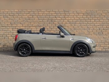 Used MINI Convertible 2019 for sale - 76981182: Photo