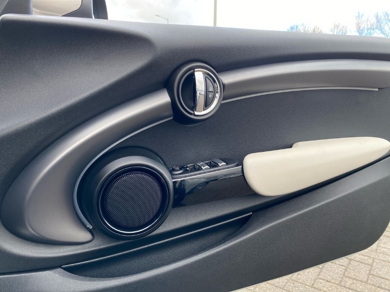 Used MINI Convertible 2022 for sale - 76982223: Photo 21