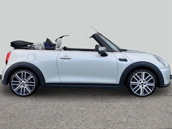 Used MINI Convertible 2022 for sale - 76982223: Photo