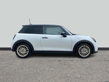 Used MINI Cooper 2025 for sale - 76982181: Photo