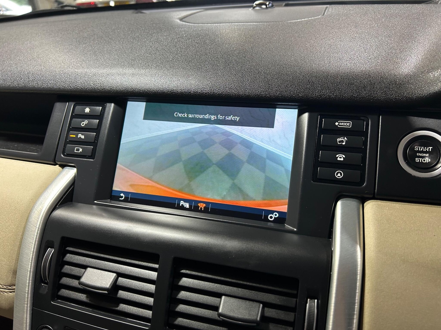 Used Land Rover Discovery Sport 2016 for sale - 77658358: Photo 24