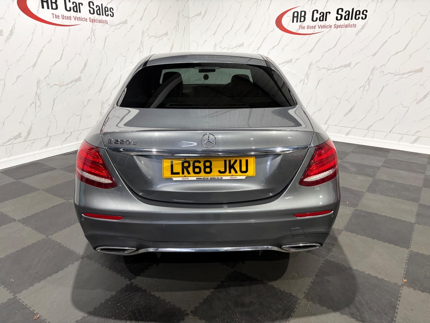 Used Mercedes-Benz E Class 2018 for sale - 77254914: Photo 3