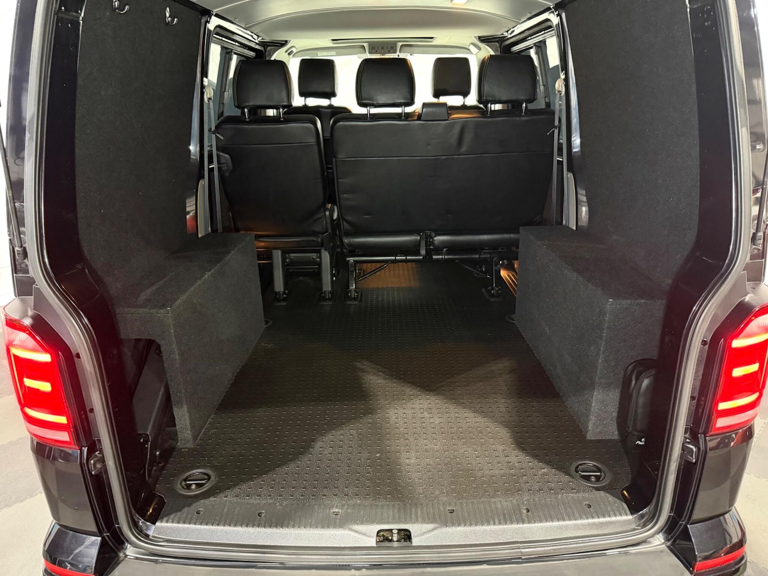 Used Volkswagen Transporter 2017 for sale - 77143889: Photo 16