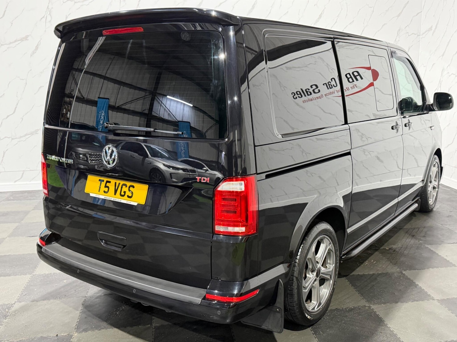 Used Volkswagen Transporter 2017 for sale - 77143889: Photo 9