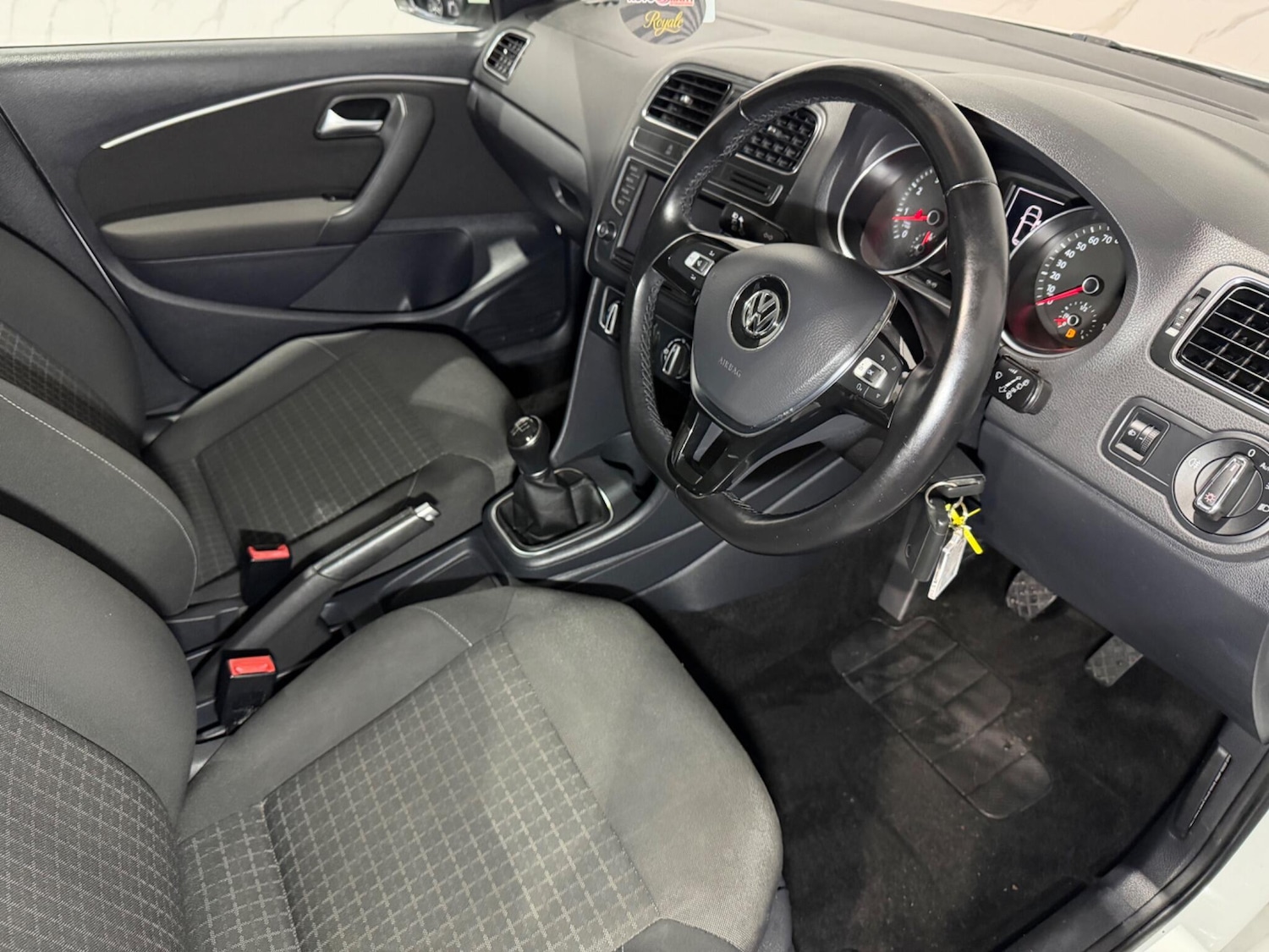 Used Volkswagen Polo 2015 for sale - 77425612: Photo 11