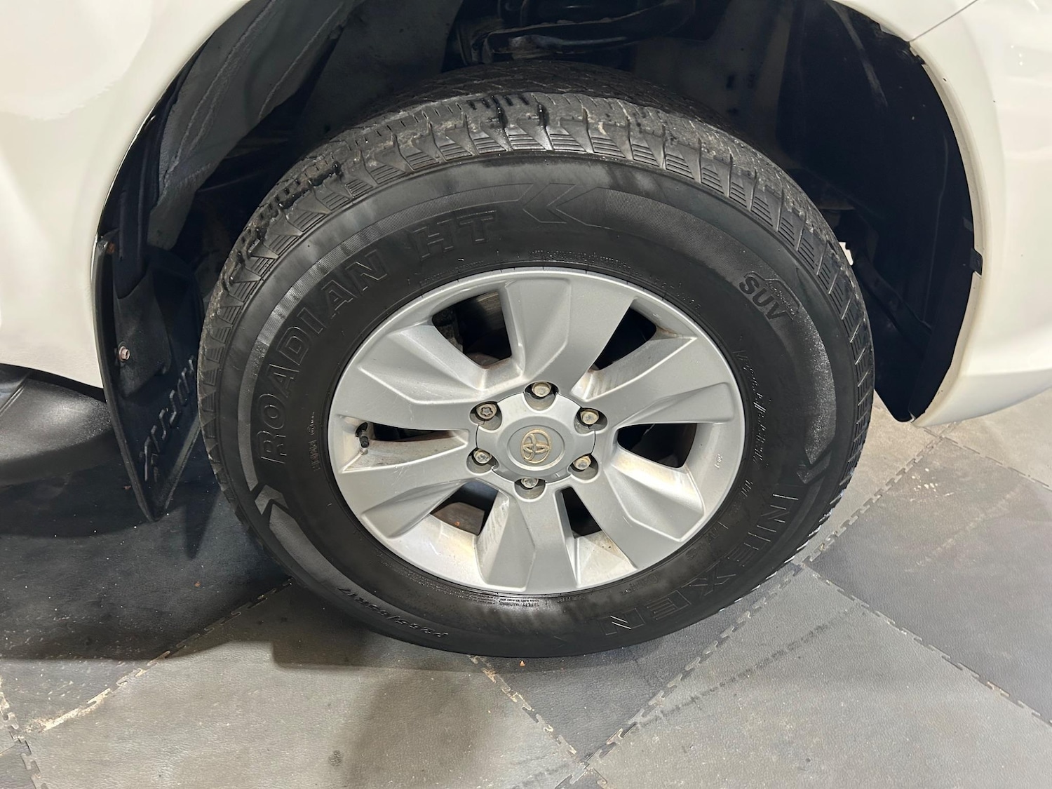 Used Toyota Hilux 2019 for sale - 76989999: Photo 12