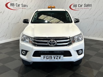 Used Toyota Hilux 2019 for sale - 76989999: Photo