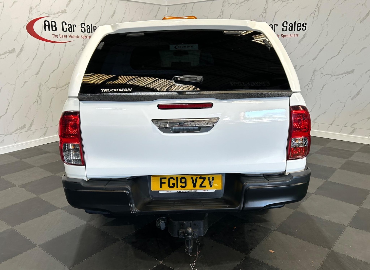 Used Toyota Hilux 2019 for sale - 76989999: Photo 4