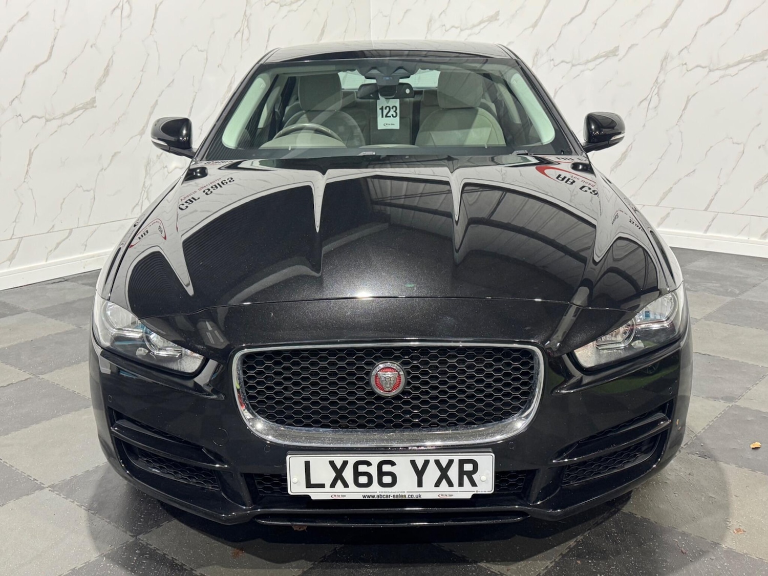 Used Jaguar XE 2016 for sale - 77898277: Photo 3