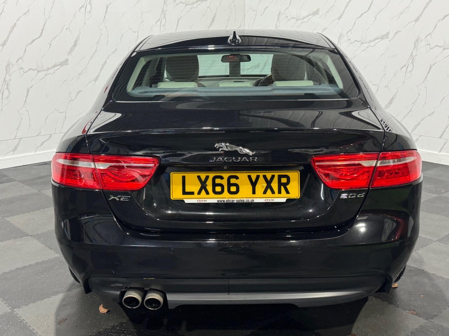 Used Jaguar XE 2016 for sale - 77898277: Photo 4
