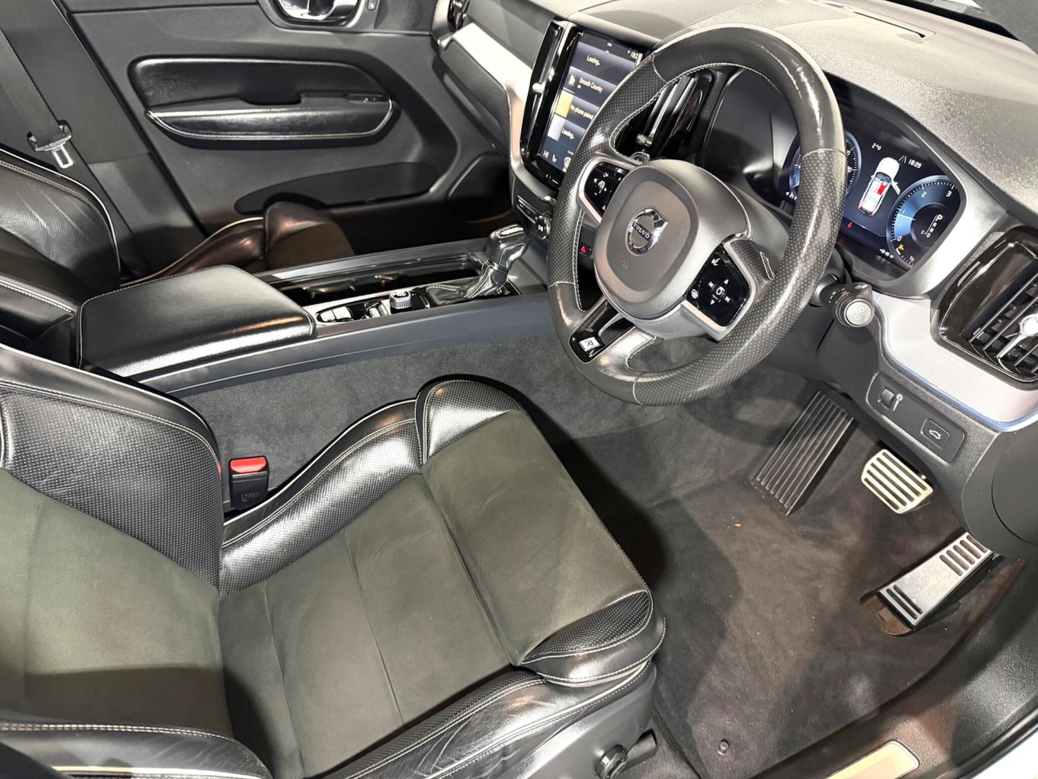 Used Volvo XC60 2017 for sale - 77108890: Photo 11