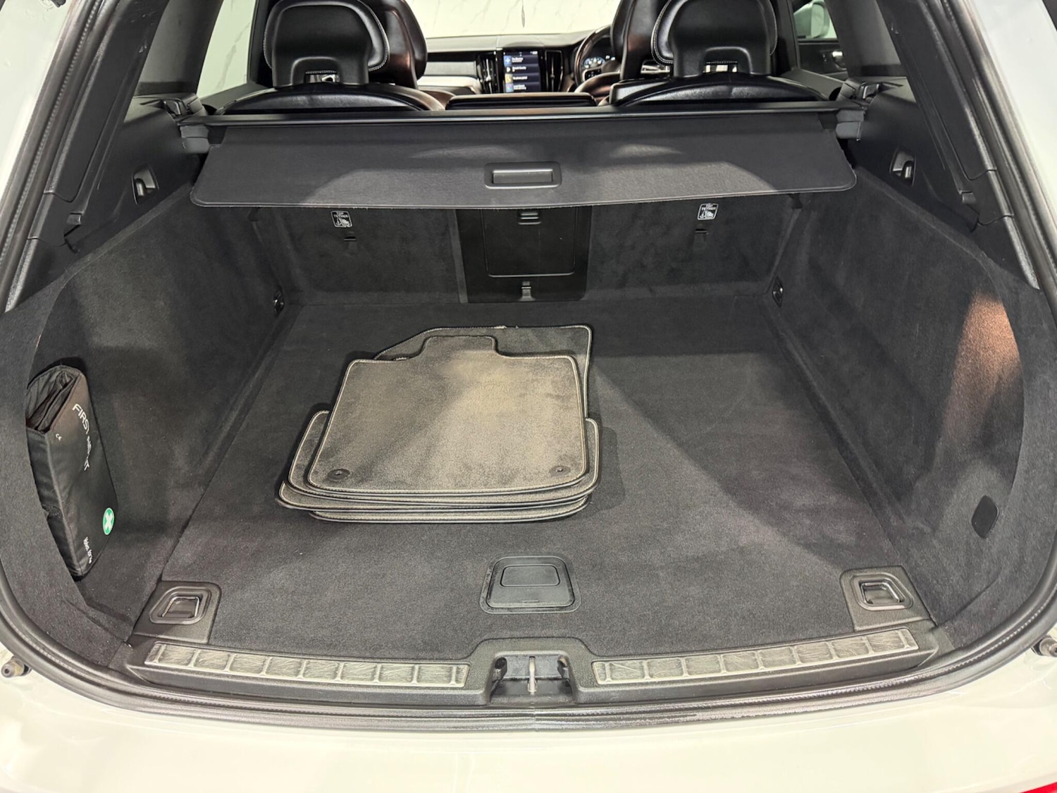 Used Volvo XC60 2017 for sale - 77108890: Photo 17