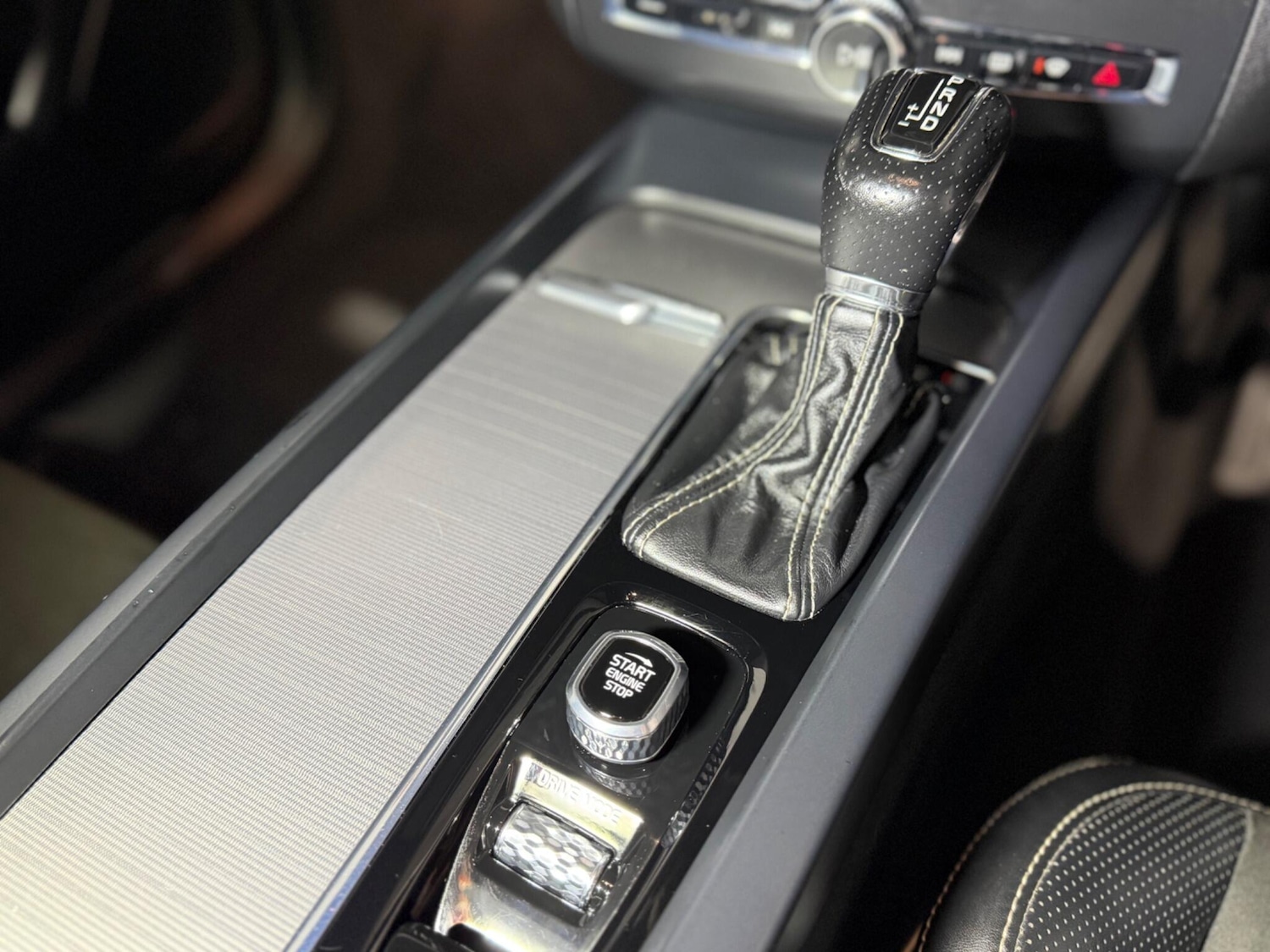 Used Volvo XC60 2017 for sale - 77108890: Photo 22