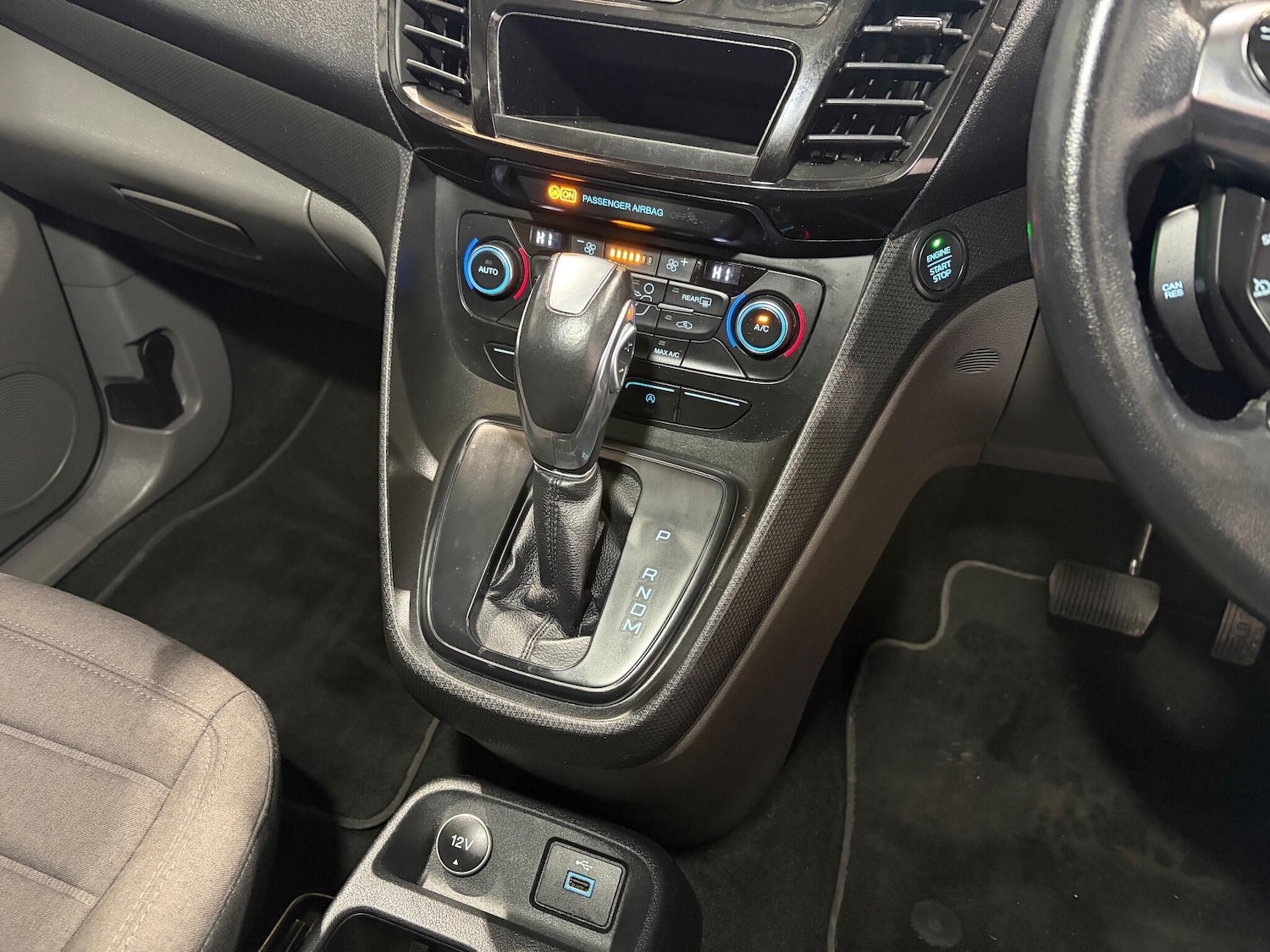 Used Ford Grand Tourneo Connect 2018 for sale - 77074457: Photo 26