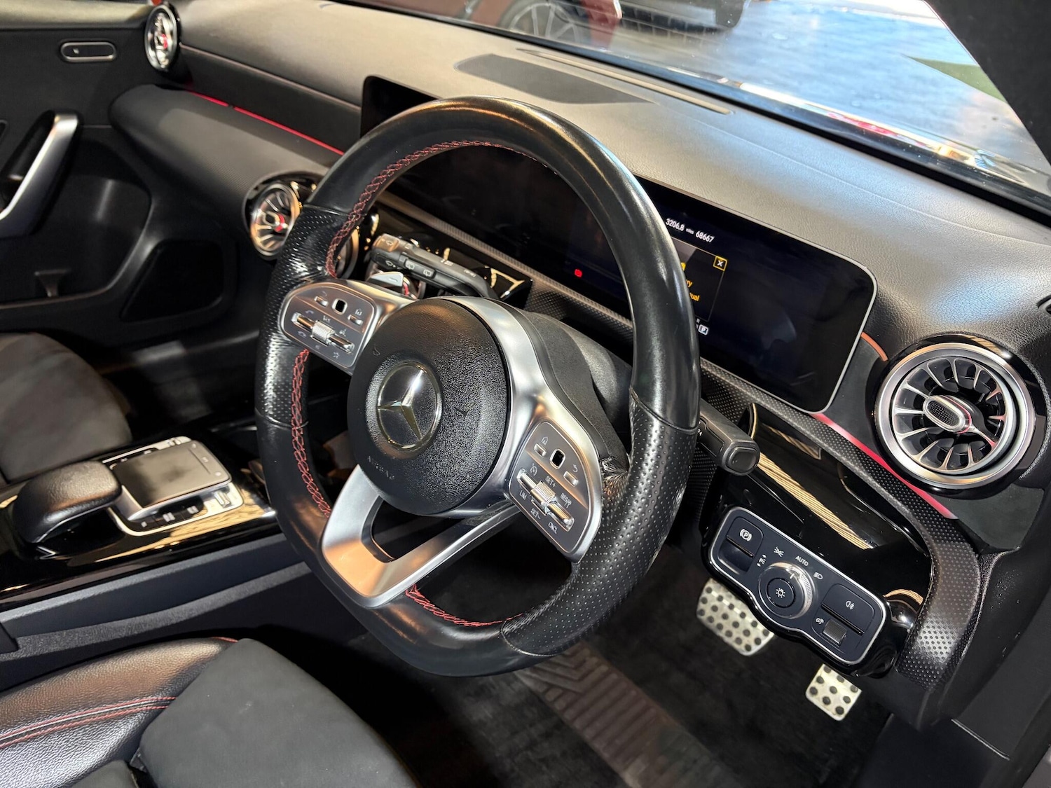 Used Mercedes-Benz A-Class 2019 for sale - 77082108: Photo 21