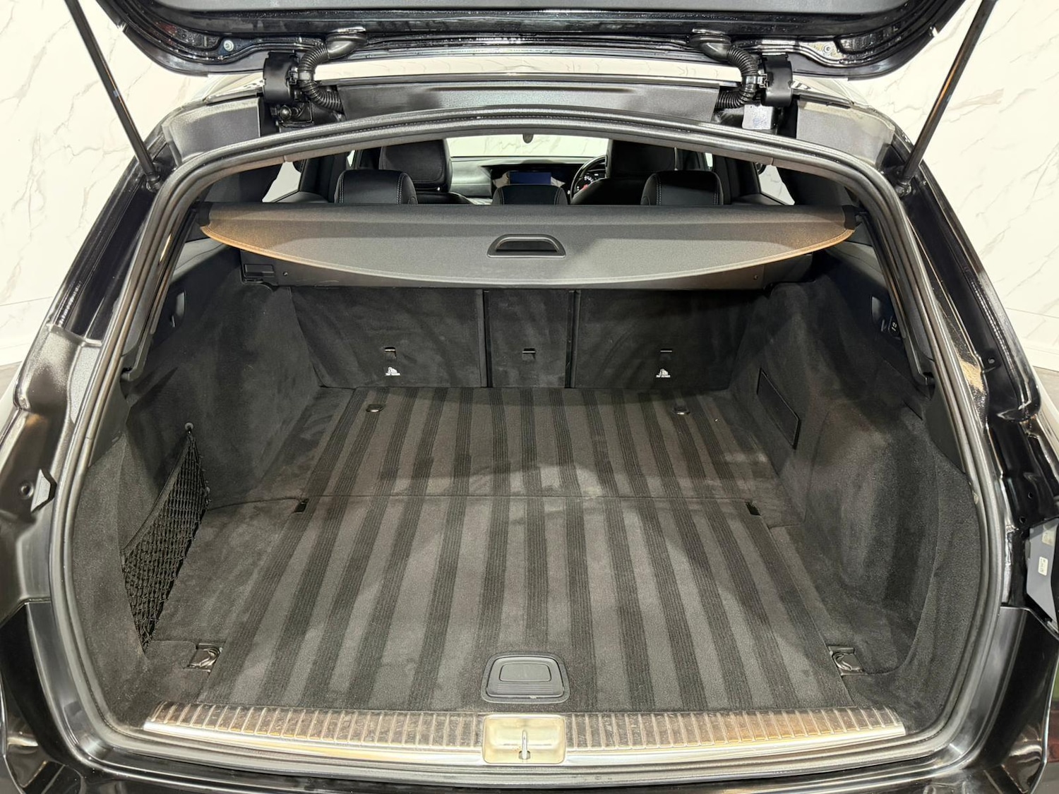 Used Mercedes-Benz E Class 2017 for sale - 77924909: Photo 17