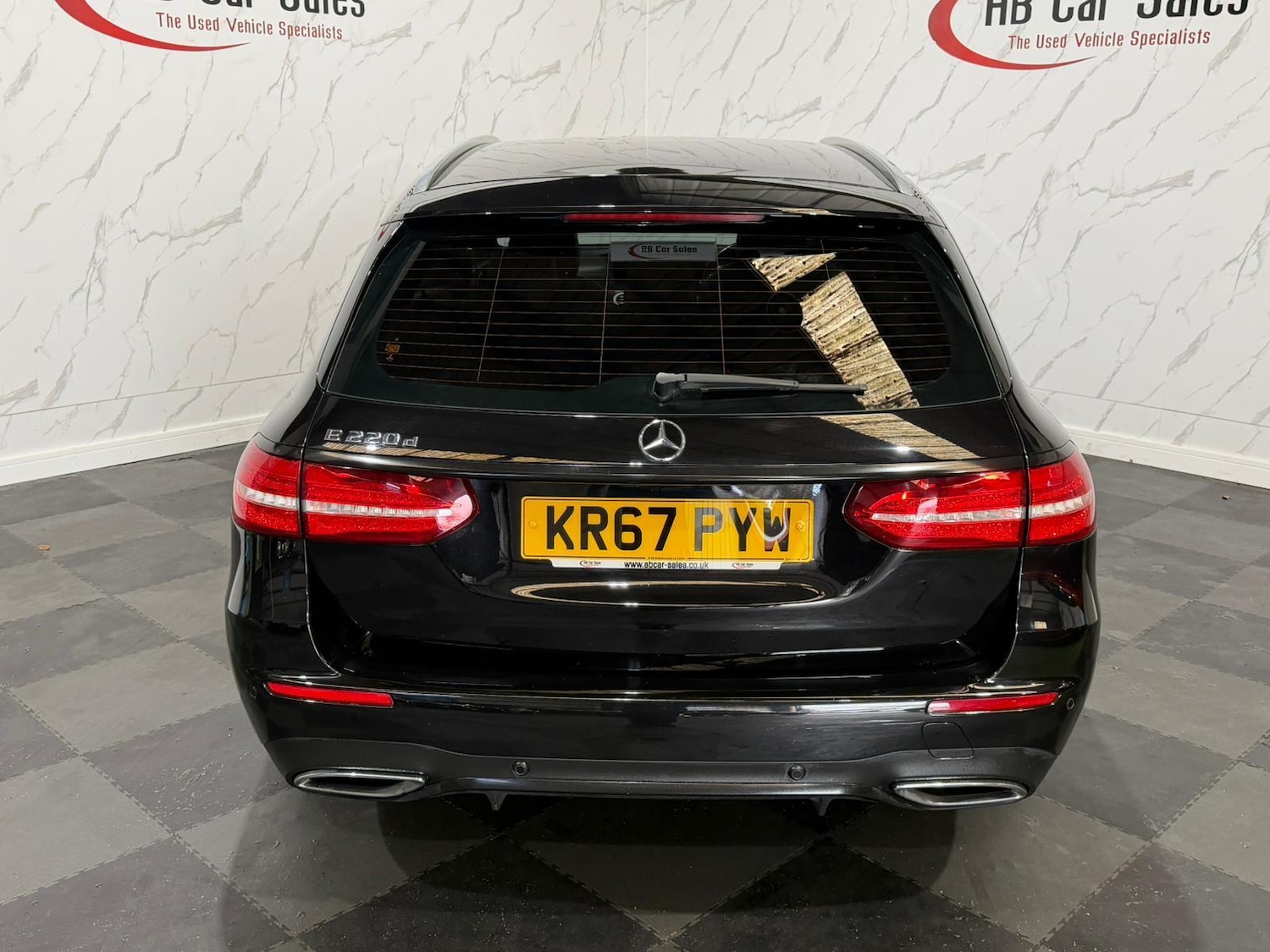 Used Mercedes-Benz E Class 2017 for sale - 77924909: Photo 4