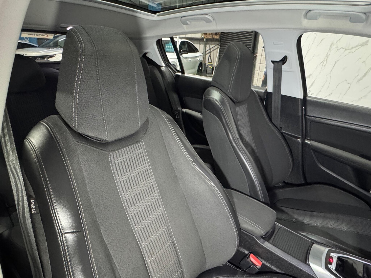 Used Peugeot 308 2017 for sale - 76537794: Photo 12