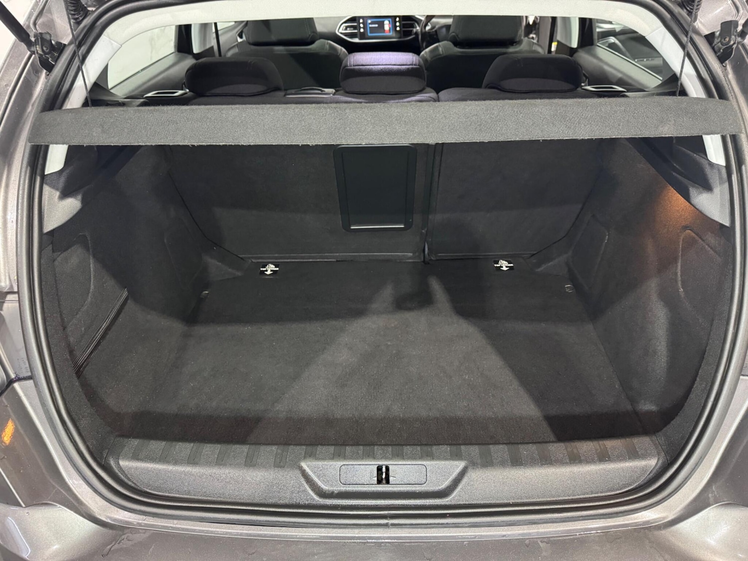 Used Peugeot 308 2017 for sale - 76537794: Photo 18