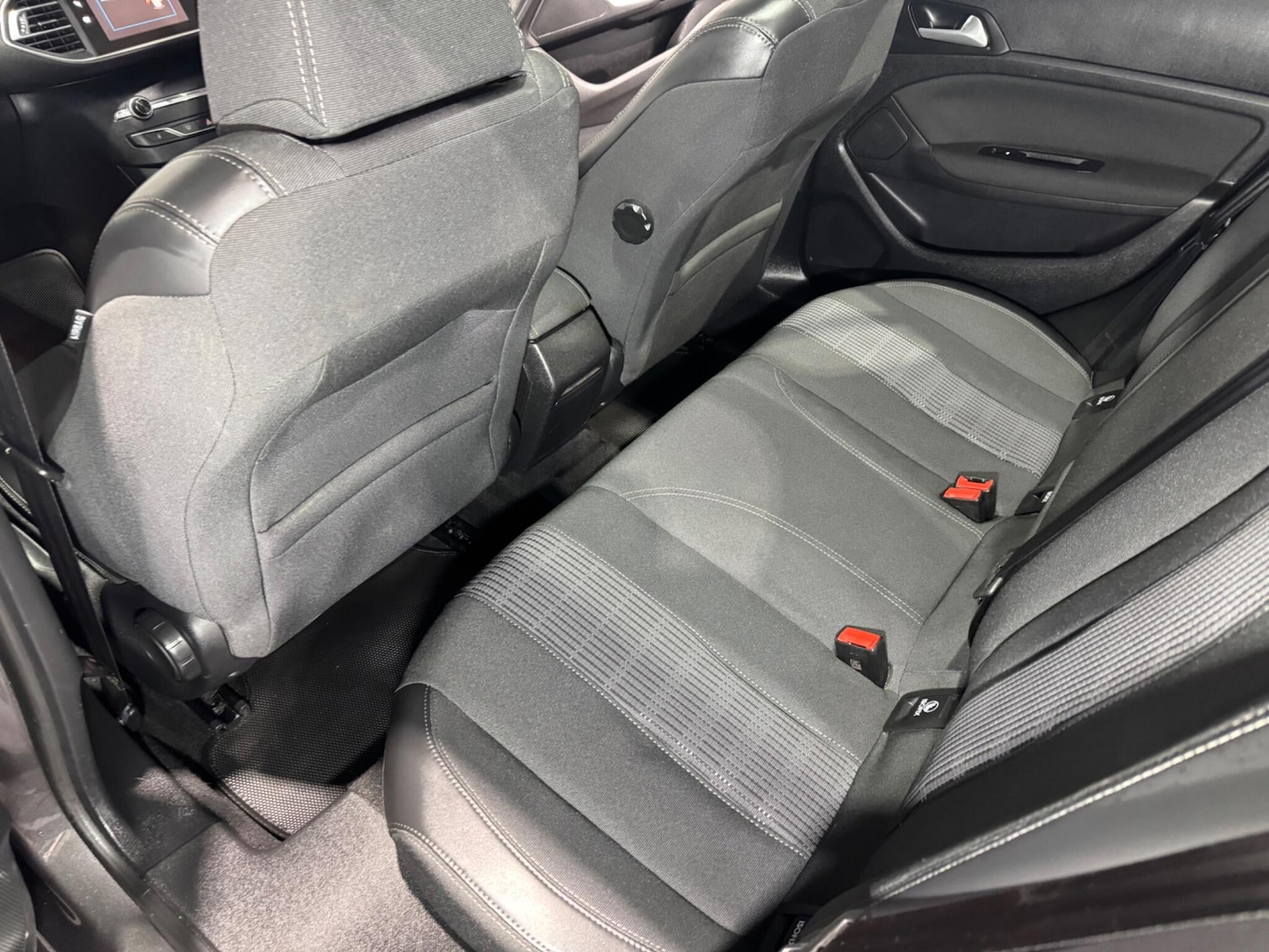 Used Peugeot 308 2017 for sale - 76537794: Photo 20