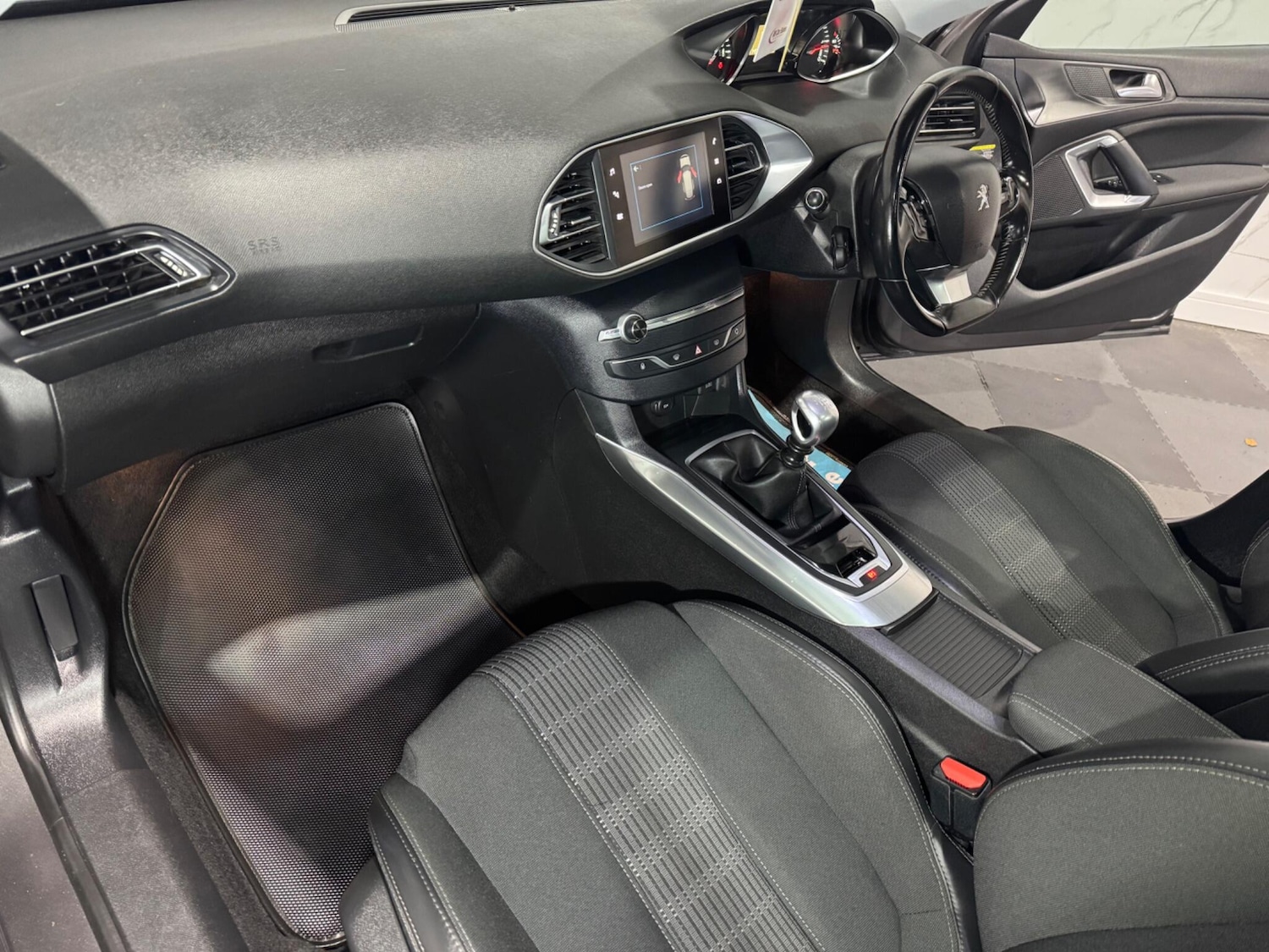 Used Peugeot 308 2017 for sale - 76537794: Photo 22