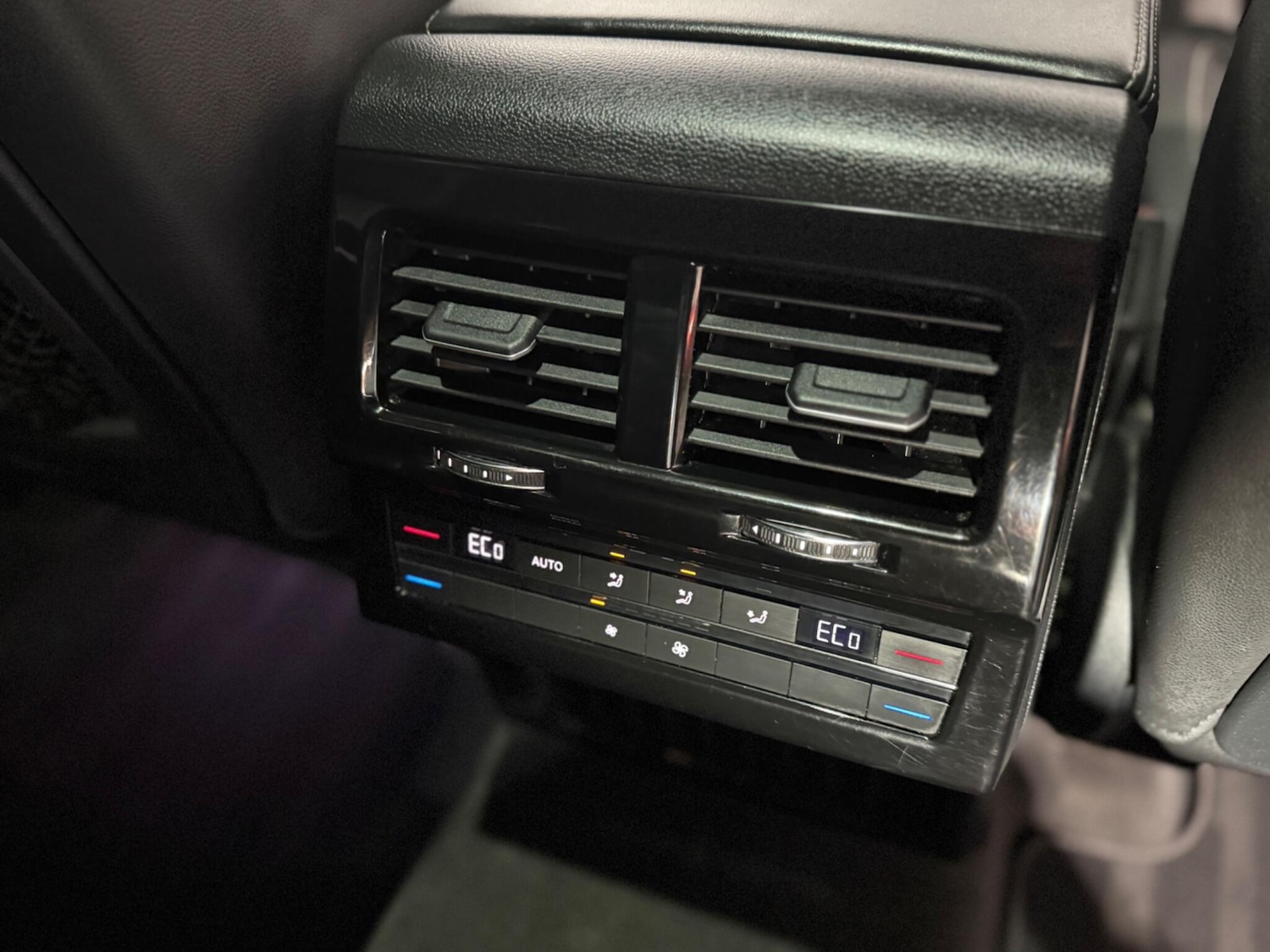 Used Volkswagen Touareg 2018 for sale - 77305969: Photo 17