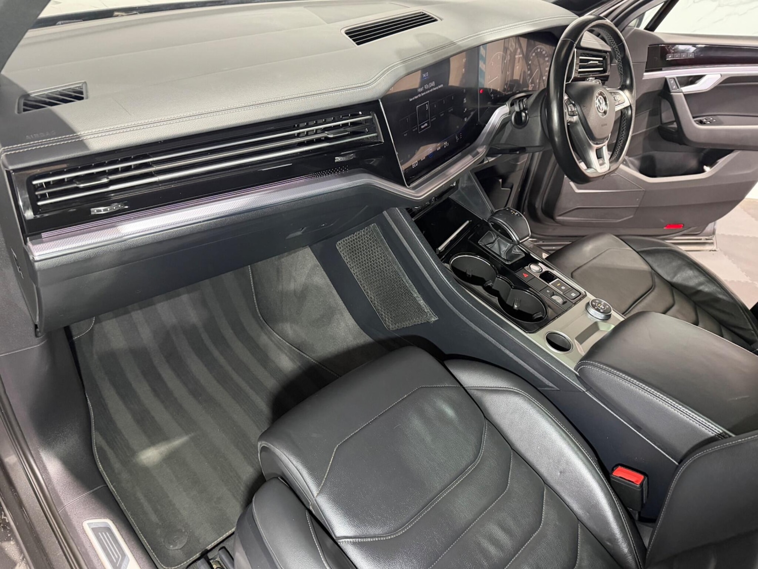 Used Volkswagen Touareg 2018 for sale - 77305969: Photo 22