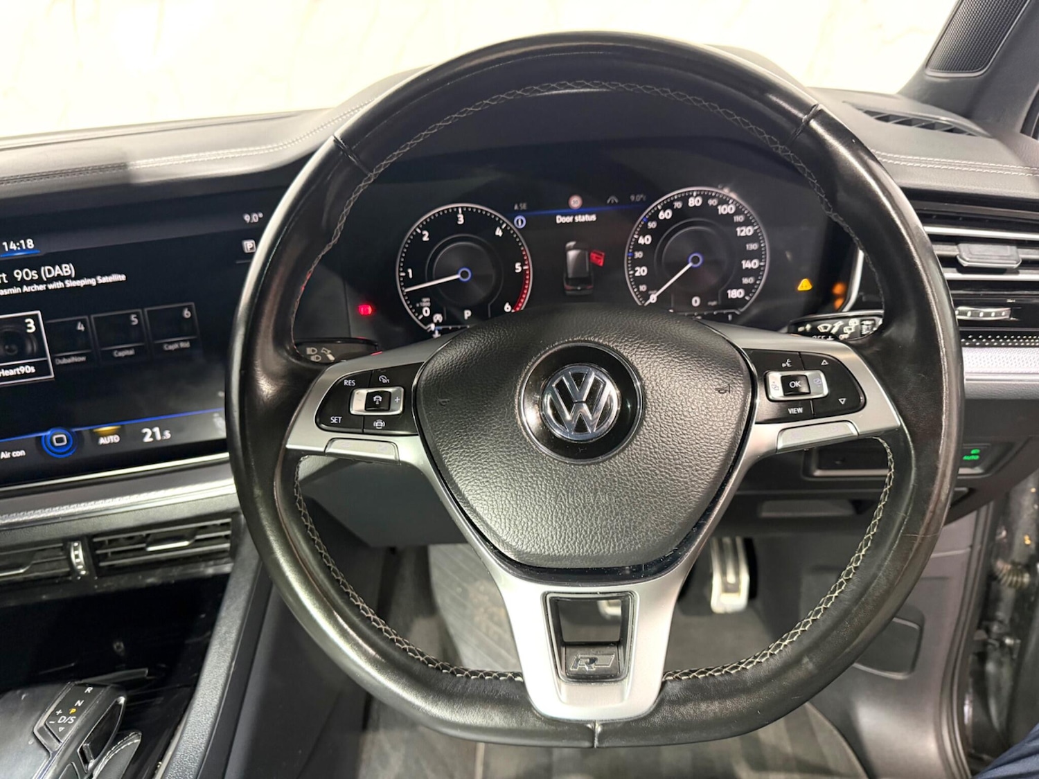 Used Volkswagen Touareg 2018 for sale - 77305969: Photo 27