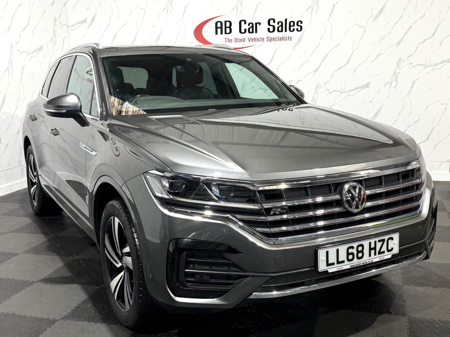 Used Volkswagen Touareg 2018 for sale - 77305969: Photo 3