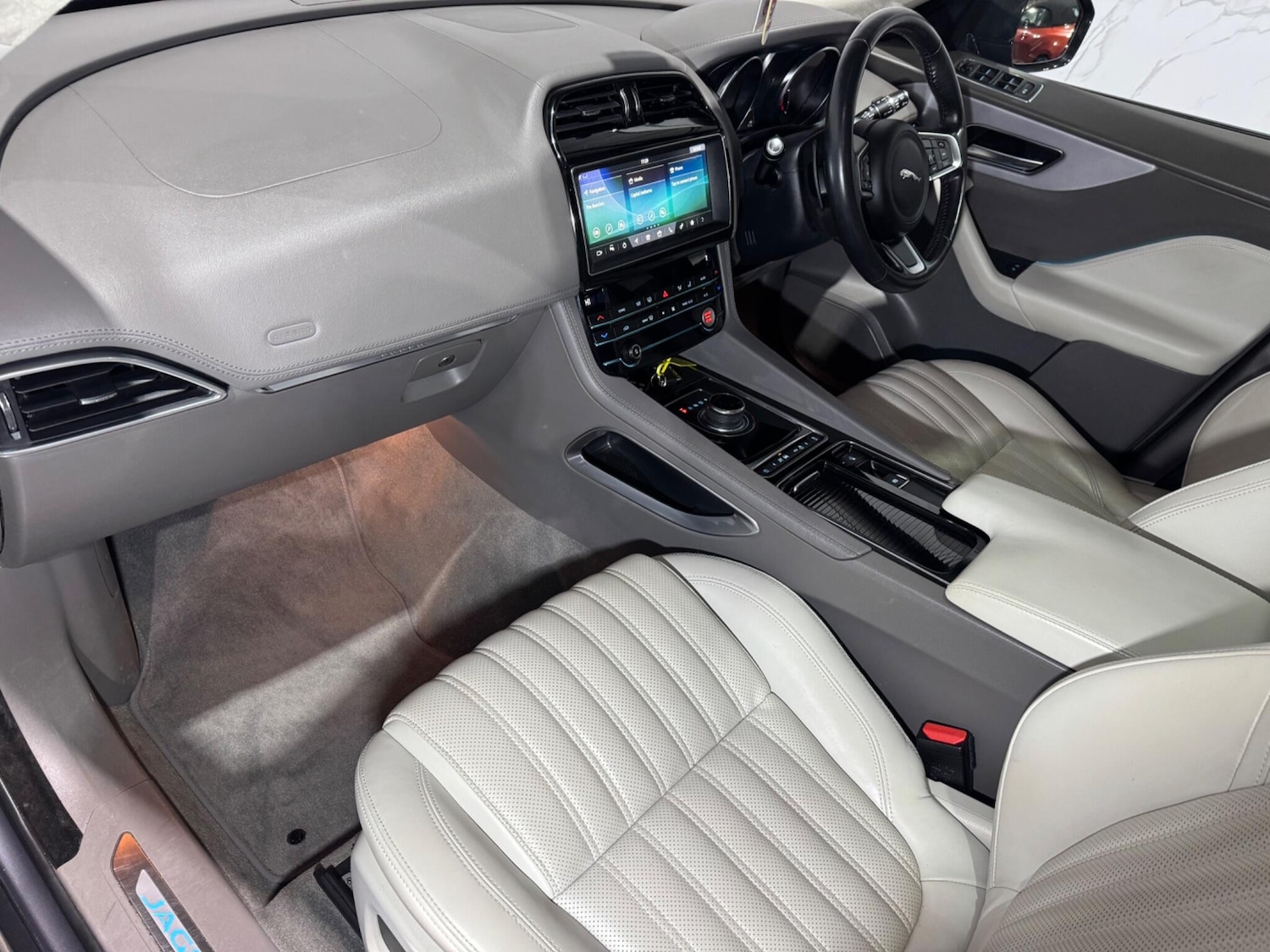 Used Jaguar F-Pace 2020 for sale - 76457939: Photo 22