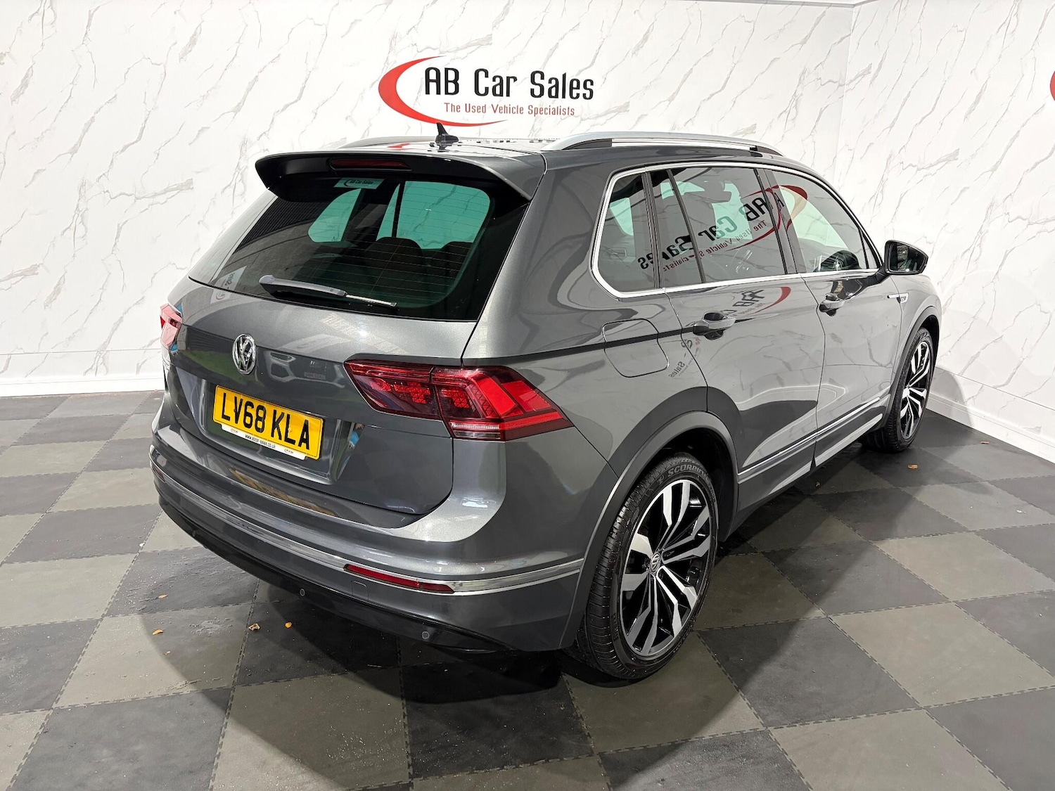 Used Volkswagen Tiguan 2018 for sale - 76399028: Photo 10