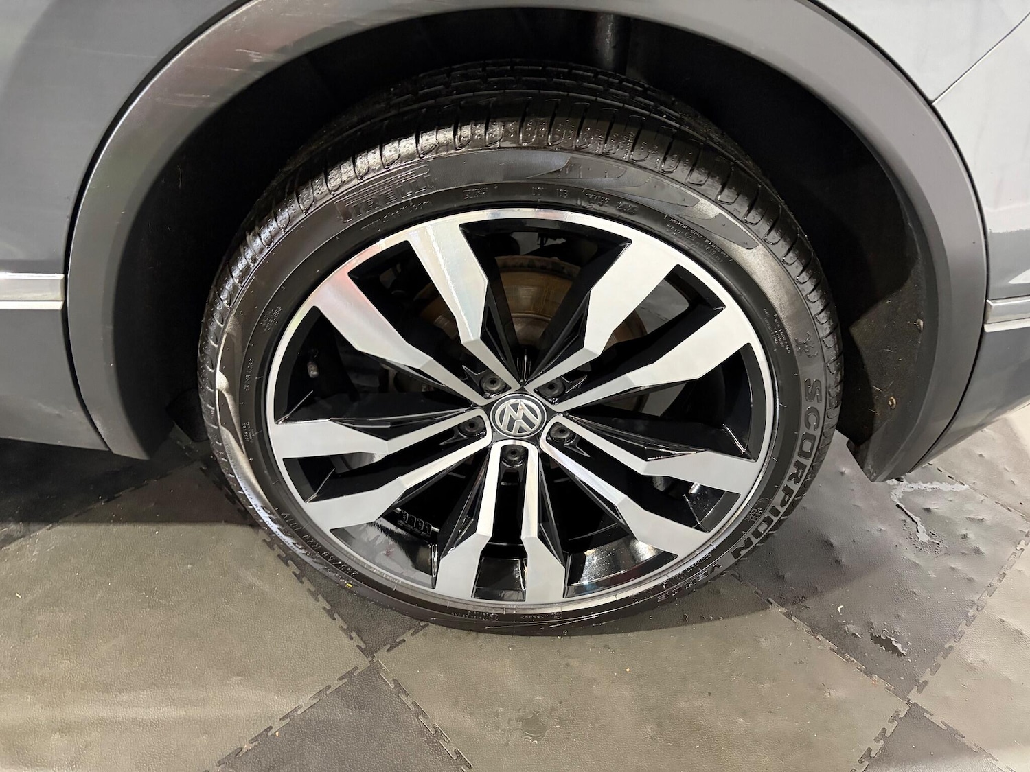 Used Volkswagen Tiguan 2018 for sale - 76399028: Photo 11