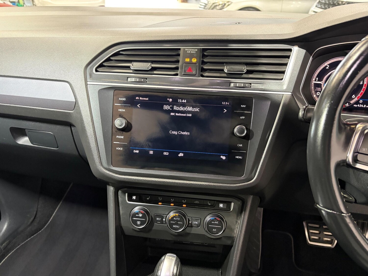 Used Volkswagen Tiguan 2018 for sale - 76399028: Photo 25