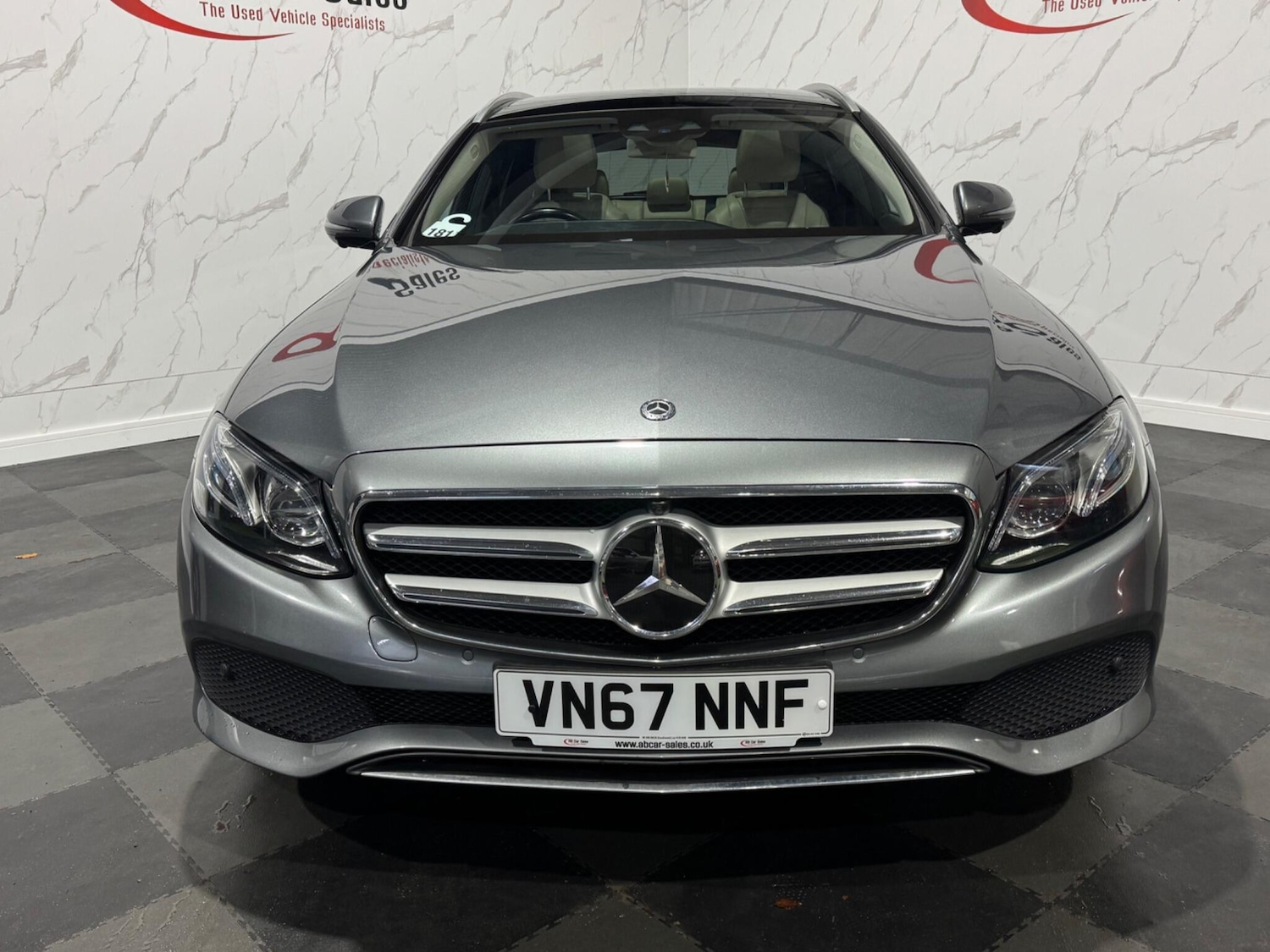 Used Mercedes-Benz E Class 2017 for sale - 76573086: Photo 2