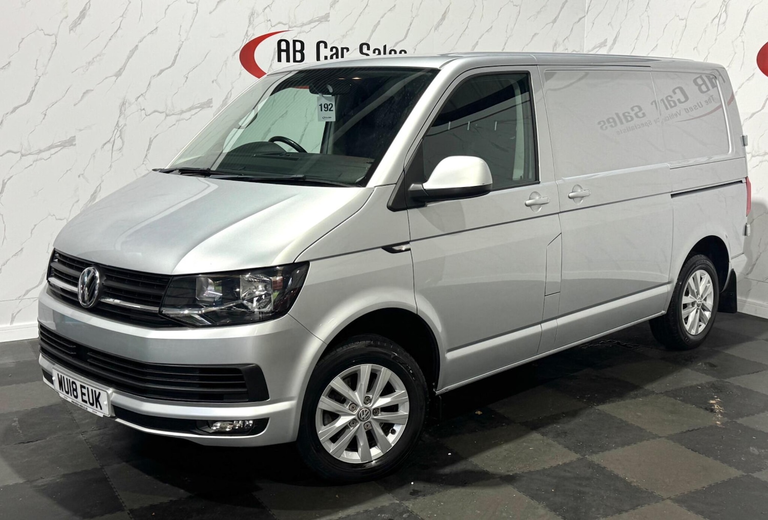 Used Volkswagen Transporter 2018 for sale - 76398320: Photo 1