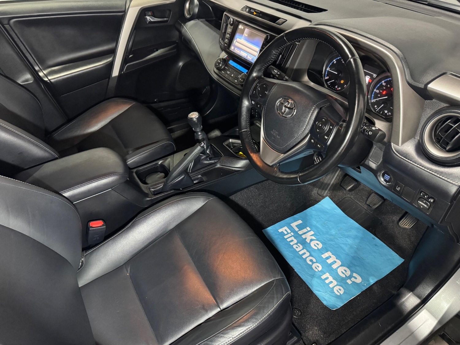 Used Toyota RAV4 2018 for sale - 76381115: Photo 11