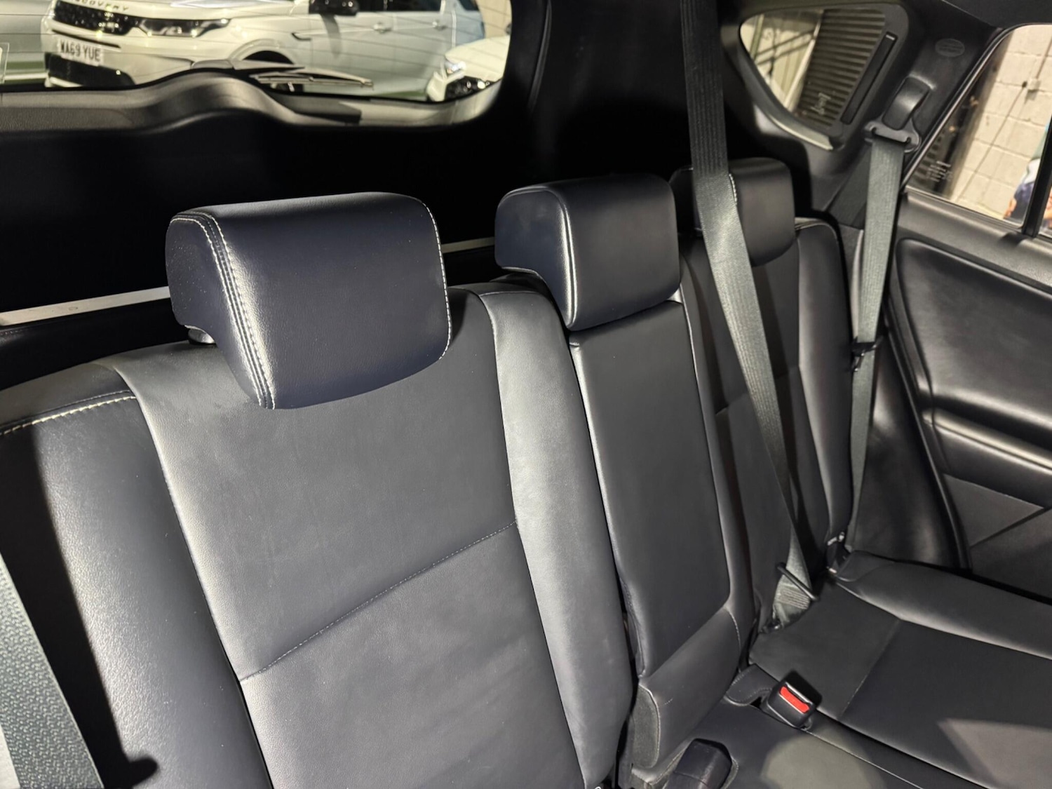 Used Toyota RAV4 2018 for sale - 76381115: Photo 15