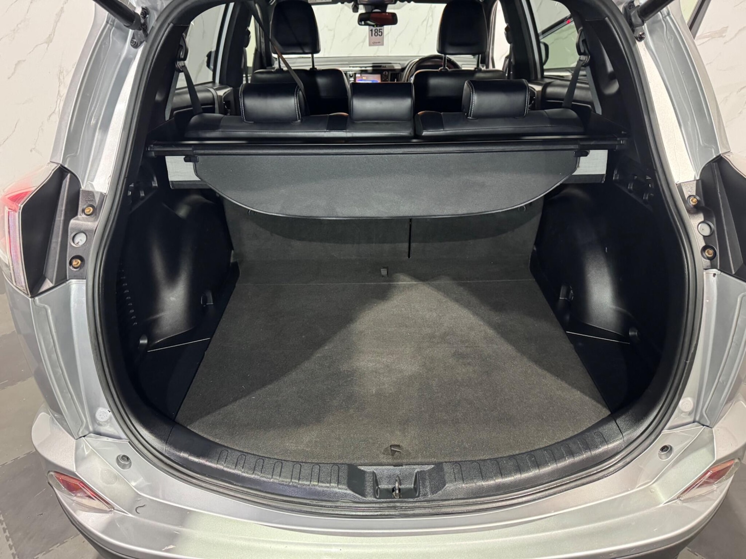 Used Toyota RAV4 2018 for sale - 76381115: Photo 17